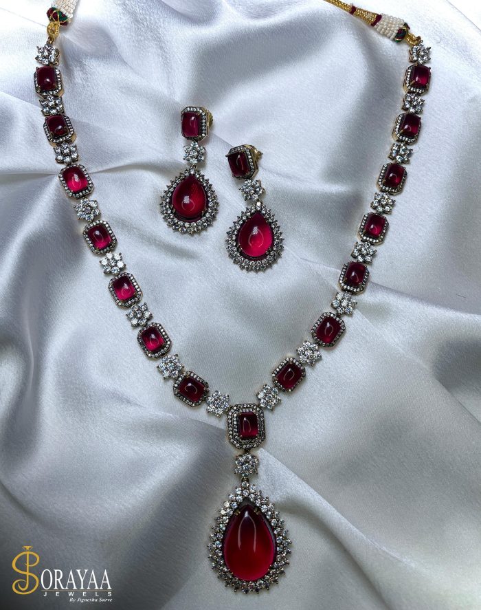 Ishaya necklace set